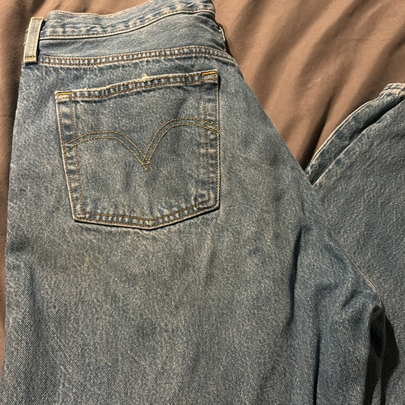 Women Levi’s 501 distressed jeans W33 - Picture 3 of 4